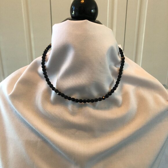 Black beaded necklace - 17 inches - Picture 2 of 6